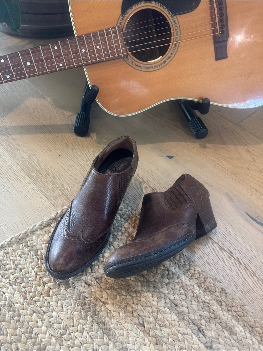 boc women’s Brown Leather Ankle Booties Size 8.5